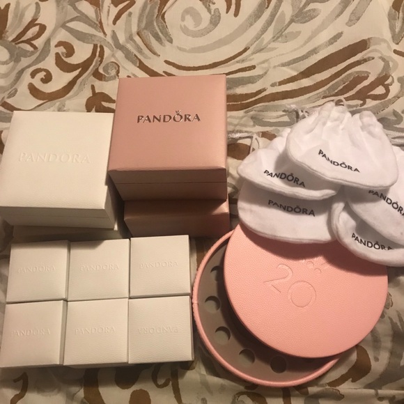 I sell small Pandora boxes and large ones - Picture 1 of 4